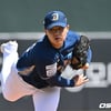 4년 만에 1군 데뷔, 3회까지 잘 던졌는데... 4회 안타→볼넷→안타→볼넷, 끝내 첫 승 무산 [부산 현장]