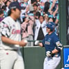 반즈 5실점→유강남 연타석 병살타→정철원 블론, 롯데 '2만2669명' 만원관중 앞 참 안 풀렸다... 끝내 2연패+루징시리즈 [부산 현장]