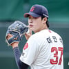 1회 볼넷·볼넷·홈런→5회까지 무사사구 역투... 롯데 '마지막 1차지명', 이대로 반즈 대체자 낙점되나 [부산 현장]