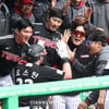 [포토] 오스틴 '등짝 스매싱을 바라오'