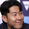 [오피셜] 손흥민, 드디어 복귀한다! 감독이 직접 '교체 출전' 시사 "팰리스전, 몇 분 정도 뛰게 되길"