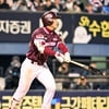 '타율 꼴찌' 키움 안 풀리네... '팀 홈런 3위' 이주형, 우측 발목 통증→교체 아웃 "내일까지 지켜본다" [잠실 현장]
