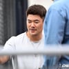 '후배 사랑' 노경은, 모교 성남고 황금사자기 우승에 방망이 30자루 쾌척... "식사비도 전달→조만간 찾아가겠다"