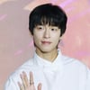 홍경 '매력적인 손인사'[★포토]