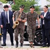 RM-뷔, 색소폰 불며 등장[★포토]