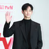 김수현, 온갖 역경 속 팬들 사랑 굳건..스타랭킹 男배우 '6주째 1위'