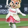 [포토] 승리요정 로리 '롯데월드 오세요'