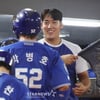 [포토] 원태인 '아내가 만든 사자기'