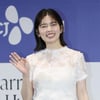 코시바 후우카 '사랑스런 손인사'[★포토]