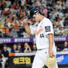 '2사 후 SBBBSBBBBBBBBB' 제구 불안 마무리에 한화팬 왜 열광하나... 끝내 무너진 김서현, 모자를 움켜쥐었다