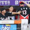 [포토] 윤영철 '고개 들어! 아기호랑이'