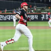 [포토] 위즈덤 '슬기로운 만루 홈런'