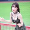 '韓 최초 대만 진출' 치어, 야구장서 화끈 의상 '반응 폭발'