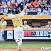 '채이 아빠' 박동원 1회부터 폭발! 홈런더비 준우승 恨 씻은 투런... 박세웅 '대전 징크스' 올스타전까지 [대전 현장]