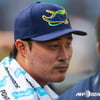 '어떻게 3번이나' 김하성, 맞고 또 맞았다... 결국 수비 때 교체 '지긋지긋한 부상 악몽'