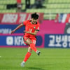 '우승 성큼' 지소연이 해냈다! 韓 동아시안컵 정상 눈앞... '짜릿' 페널티킥 선제골 '쾅' [수원 현장]