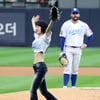 [포토]'저 잘 던졌죠?' 일본인 배우 아라타 모모코