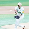 [포토]'첫타자는 직접 처리!' 키움 하영민