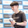 [포토] 손흥민 '유니폼 똘똘 만 채 총총총'