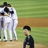 [한번에쓱]'1위 탈환인가?' 두산에 4-2 역전승 자축하는 LG