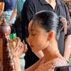 '청력 손실 고백' 화사, 태국서 간절하게 기도하는 근황.."Eat, Pray, Love in Thailand"