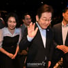"조진웅 추천에"..이재명 대통령 부부, 시민들과 '독립군' 봤다