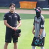 [포토] 손주영, 김광삼 코치에 원포인트 레슨