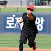 [포토]토스하는 오선우