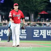 [한번에쓱]'아웃카운트 하나 없이 헤드샷이라니....' 5회초 등판 김정엽