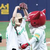 [포토] 총장님 여기서 이러시면 안 됩니다