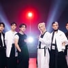 "'Hip'하고 멋지고 다 하는" 스트레이 키즈, K팝 챔피언의 독보적 아우라