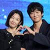 전지현-강동원 '사랑스런 손하트'[★포토]