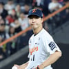 [포토]'8회초 등판한' 엄상백