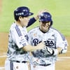 [한번에쓱]'곰돌이 안방마님 후계자 어서와!' 손주영 상대로 선제투런 김기현 맞는 양의지