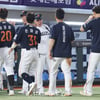 [포토] 손아섭 '달감독과 하이파이브하는 이글스 오빠'