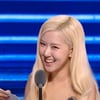 ロゼ、「MTV VMA」韓国初の主要賞受賞…「Teddy×BLACKPINKに感謝」