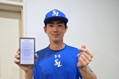 삼성 '10년 기다린 7연승'→최신형 휴대폰 쐈다! "더욱 엣지 있는 경기 부탁" 대표의 격려 [인천 현장]