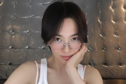 송혜교 '속살 노출', 더위에 졌는데..외모는 이겼다