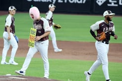 '투수' 박치국이 왜 경기 앞두고 배트 잡았나, "감 좋았습니다" 확신→7년 만에 또 안타 보나 했더니 [대전 현장]