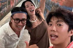 2PM 우영, 엄정화·정재형 라인 탔다..함께 해외 여행도