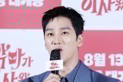안보현, "이번 영화에선 하의 탈의?" 훅 들어온 질문에 당황+폭소