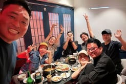김준호♥김지민, 다정한 스킨십..황보라→하정우와 절친 모임
