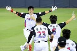 '천성호 끝내기' LG, '미리보는 KS'서 먼저 웃었다! 또 무너진 한화 김서현→선두와 2G 차이 [잠실 현장리뷰]