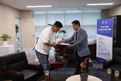 '한화 레전드' 김태균, 2027 충청 U대회 홍보대사 됐다! "책임감 갖고 홍보하겠다"