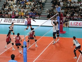 여자배구, 역대 150번째 한일전 풀세트 접전 끝 승리... 문지윤·강소휘 32점 합작