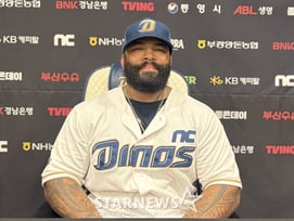 '전설' 테임즈가 마산에 돌아왔다! "NC 오기 전엔 방황했는데... 추억 절대 못 잊을 것" 뭉클한 감정 [인터뷰]