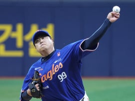 [포토] 류현진 '고공 폭격'