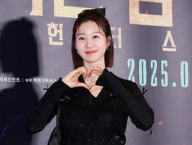 한그루, '경단녀' 유리천장 깨부순 '돌싱맘'..송지효 이어 '박민영 대작' 카메오 꿰찼다
