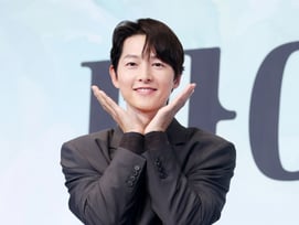 송중기 "'재회 멜로', 개인적 제 취향..'재회'란 단어에 설렘 느껴" [스타현장]