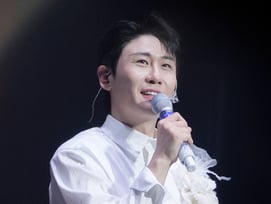 영탁 데뷔 20주년 기념 팬클럽 '영탁앤블루스', 한국해비타트에 3430만 3299원 기부..뜻깊은 나눔